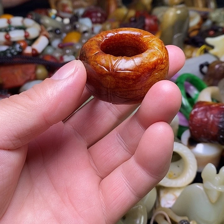 落***尘和田玉（糖玉）未镶嵌挂件