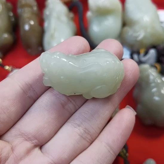 和田玉（糖玉）未镶嵌挂件