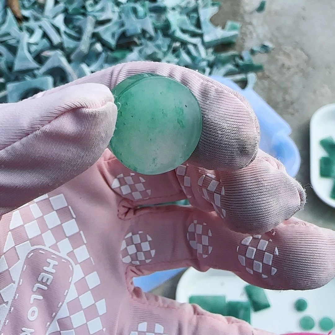 石英质玉颈饰未镶嵌