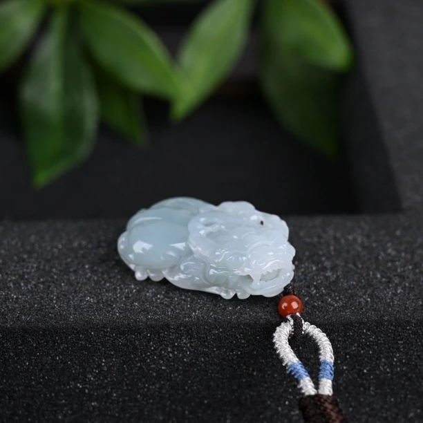 天然翡翠貔貅挂件（YW9399）