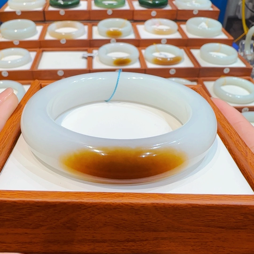 和田玉未镶嵌手镯新疆且末传承级糖白羊脂玉57 58 59