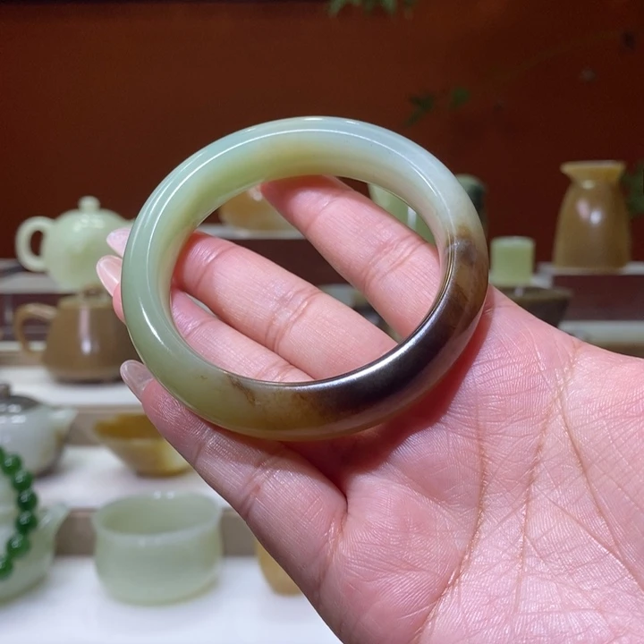 未镶嵌和田玉摆件且末老红糖翠青手镯特价55mm