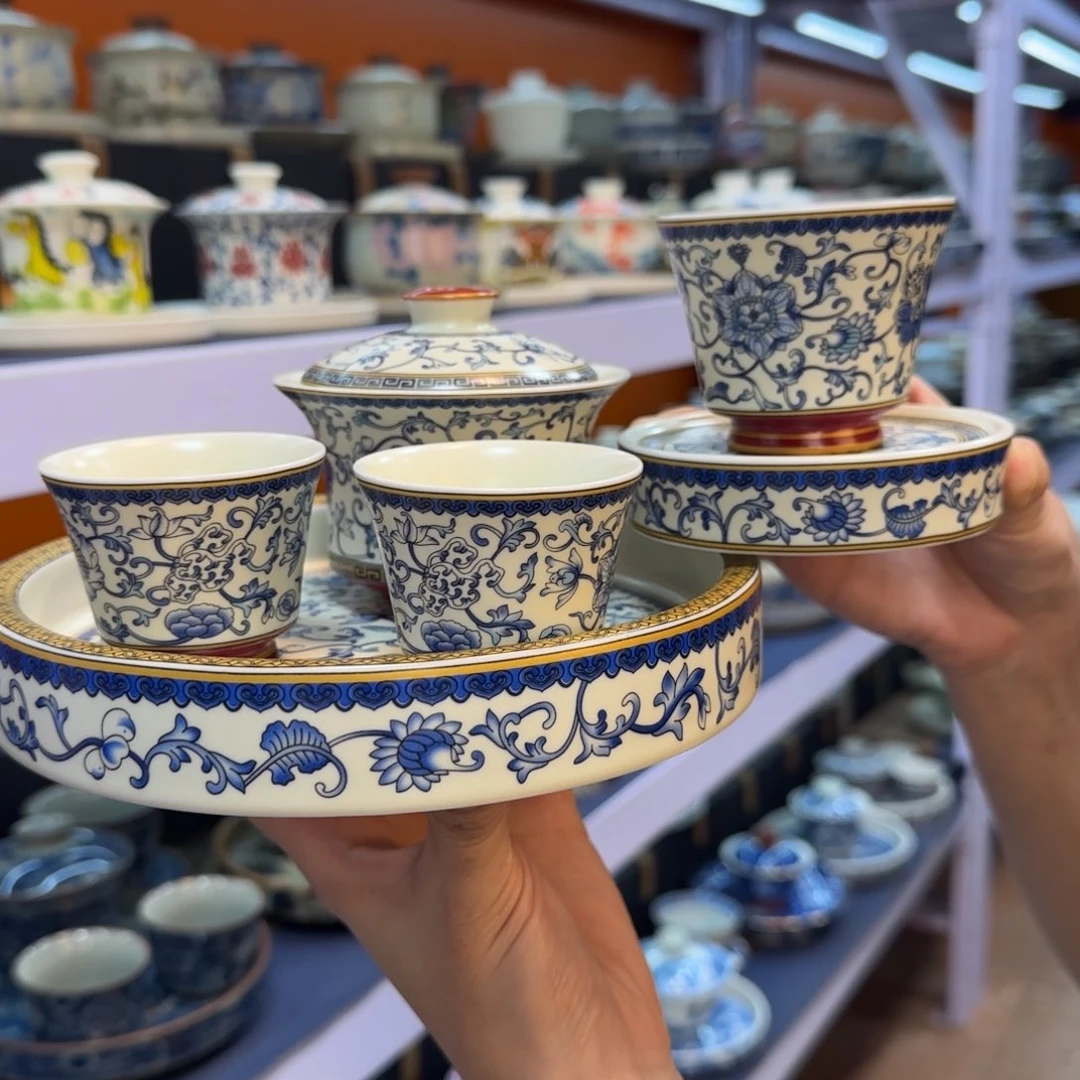 我在外面吃饭呢你在哪了我在