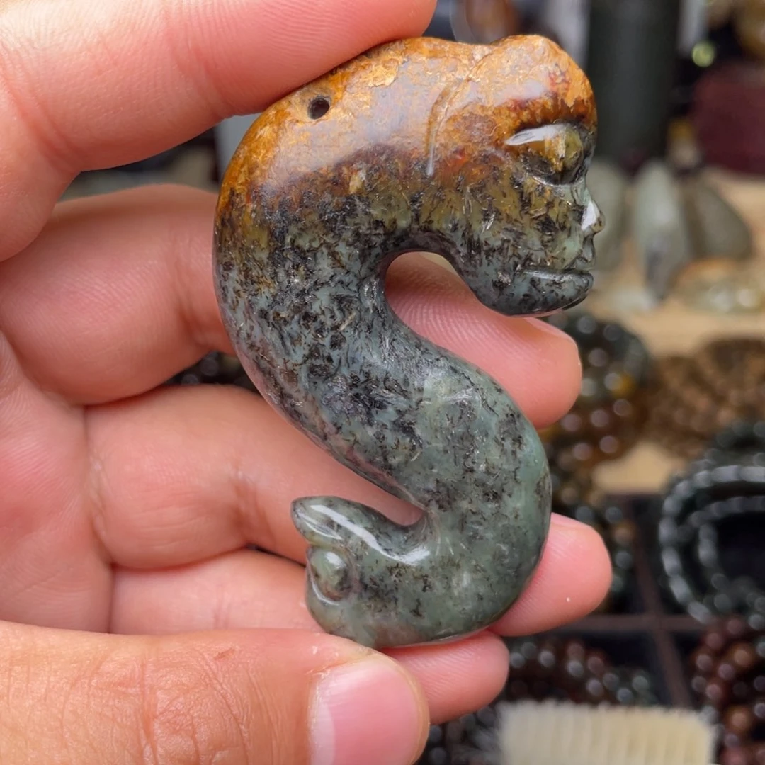 岫岩河磨玉（透闪石质玉）未镶嵌颈饰