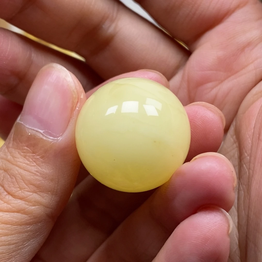 琥珀未镶嵌裸石22.9