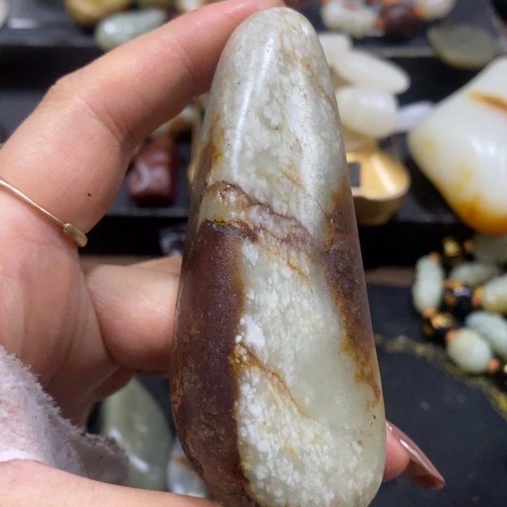 颈饰未镶嵌和田玉（糖玉）