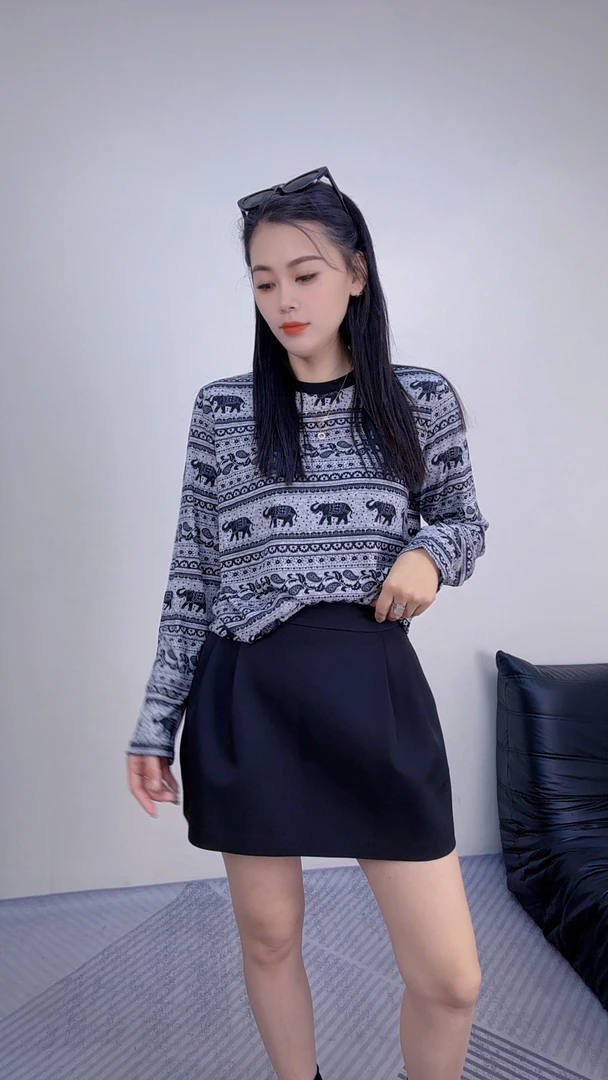 L S 长袖印花T恤 老钱风女T恤通勤风圆领女士长袖印花