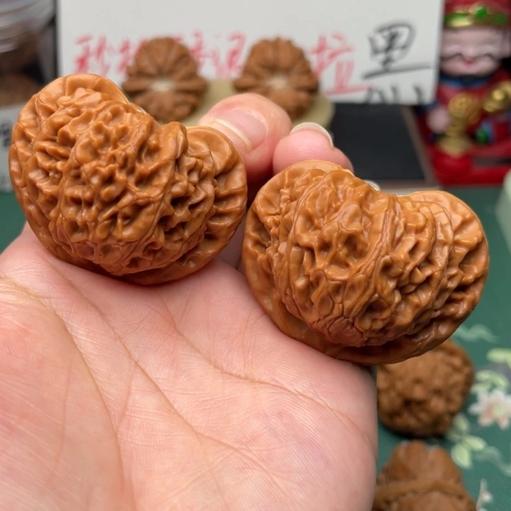 【闪购商品】文玩核桃吊坠45宫灯