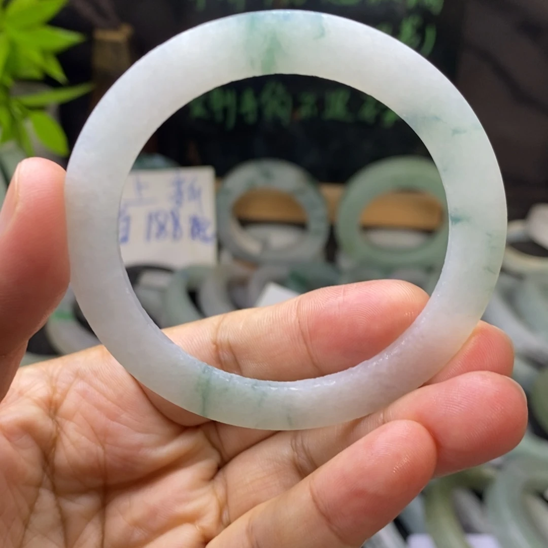 定制翡翠未镶嵌手镯