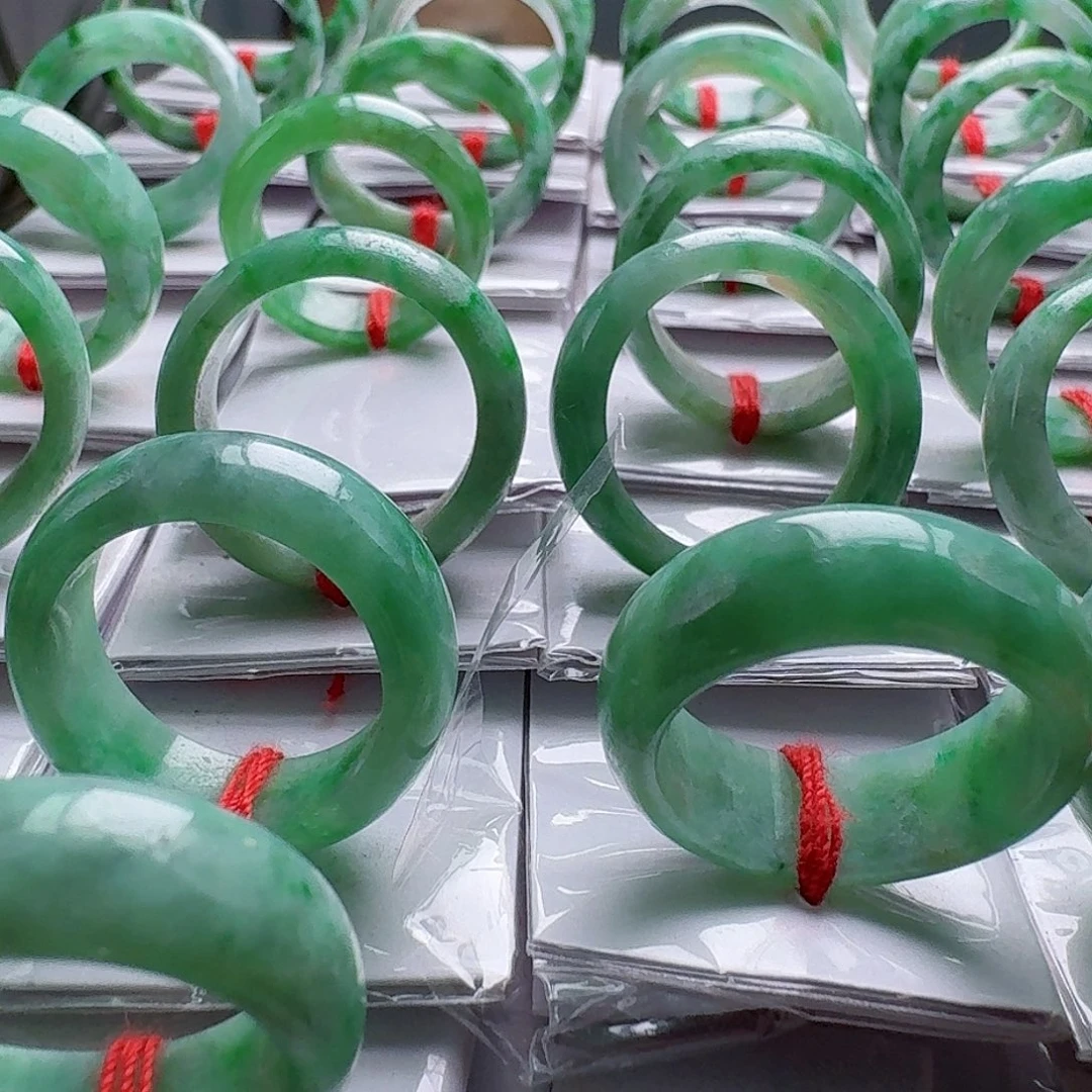 翡翠戒指未镶嵌多样性发货其一