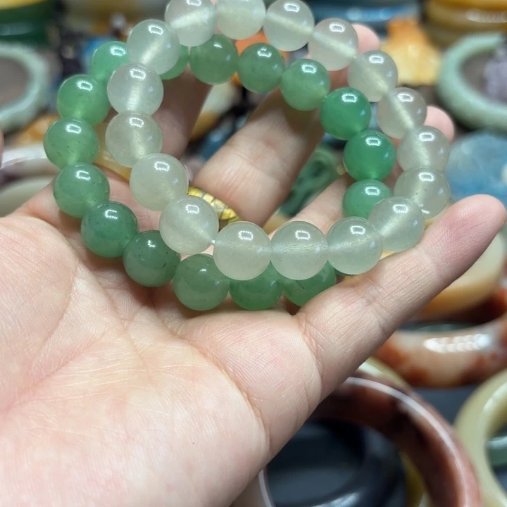 石英岩玉合金颈饰