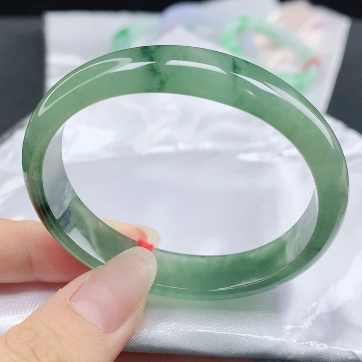 翡翠未镶嵌手镯缅甸54.0冰种冰绿飘花贵妃