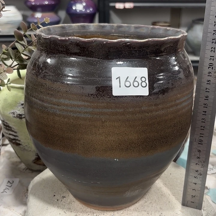 摆件高24，口17，有孔1668