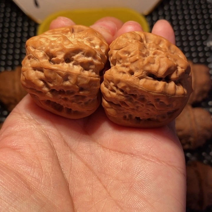文玩核桃把件四开八腿肌肉蛙