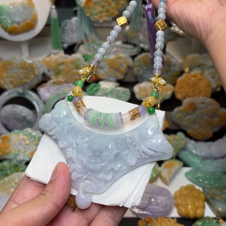 翡翠未镶嵌颈饰吊坠