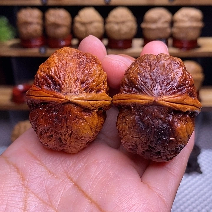 文玩核桃吊坠独**往七彩元宝80