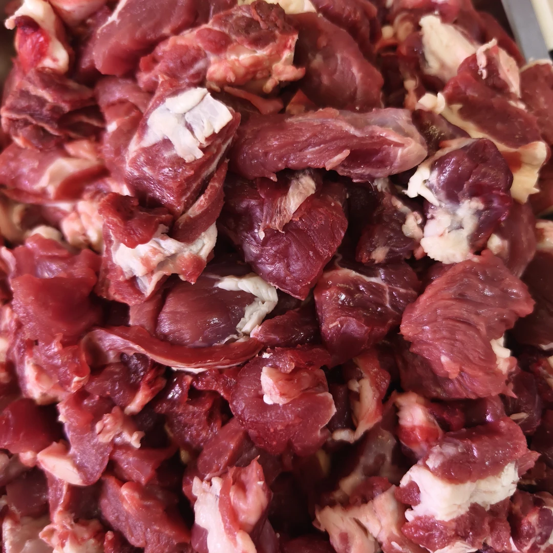 牛肉前腿肉块，红烧，拌面，炖着吃，包饺子，非常新鲜，福利价格，