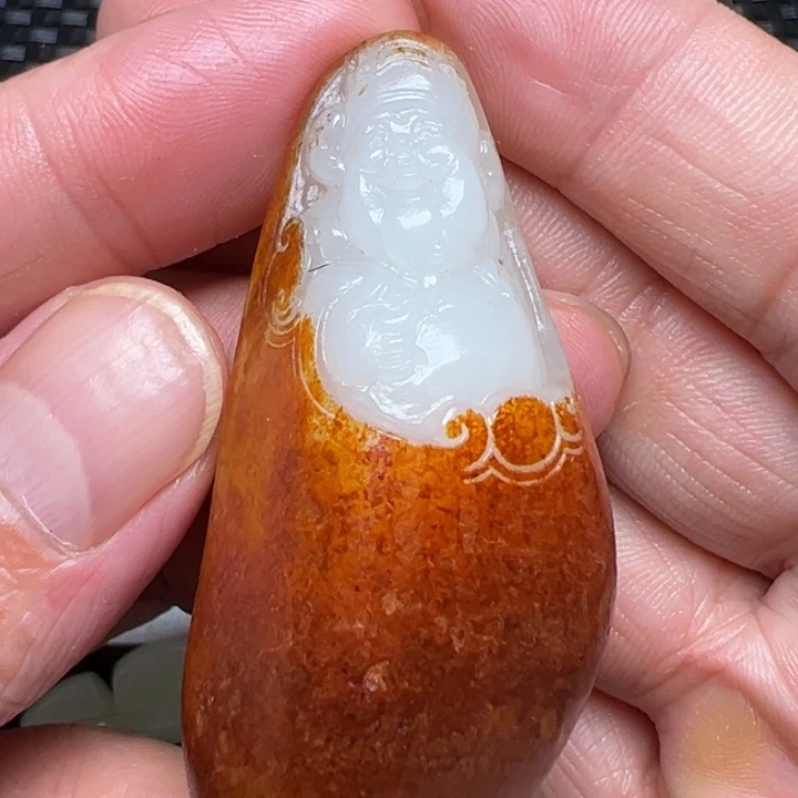 醉***总和田玉未镶嵌挂件