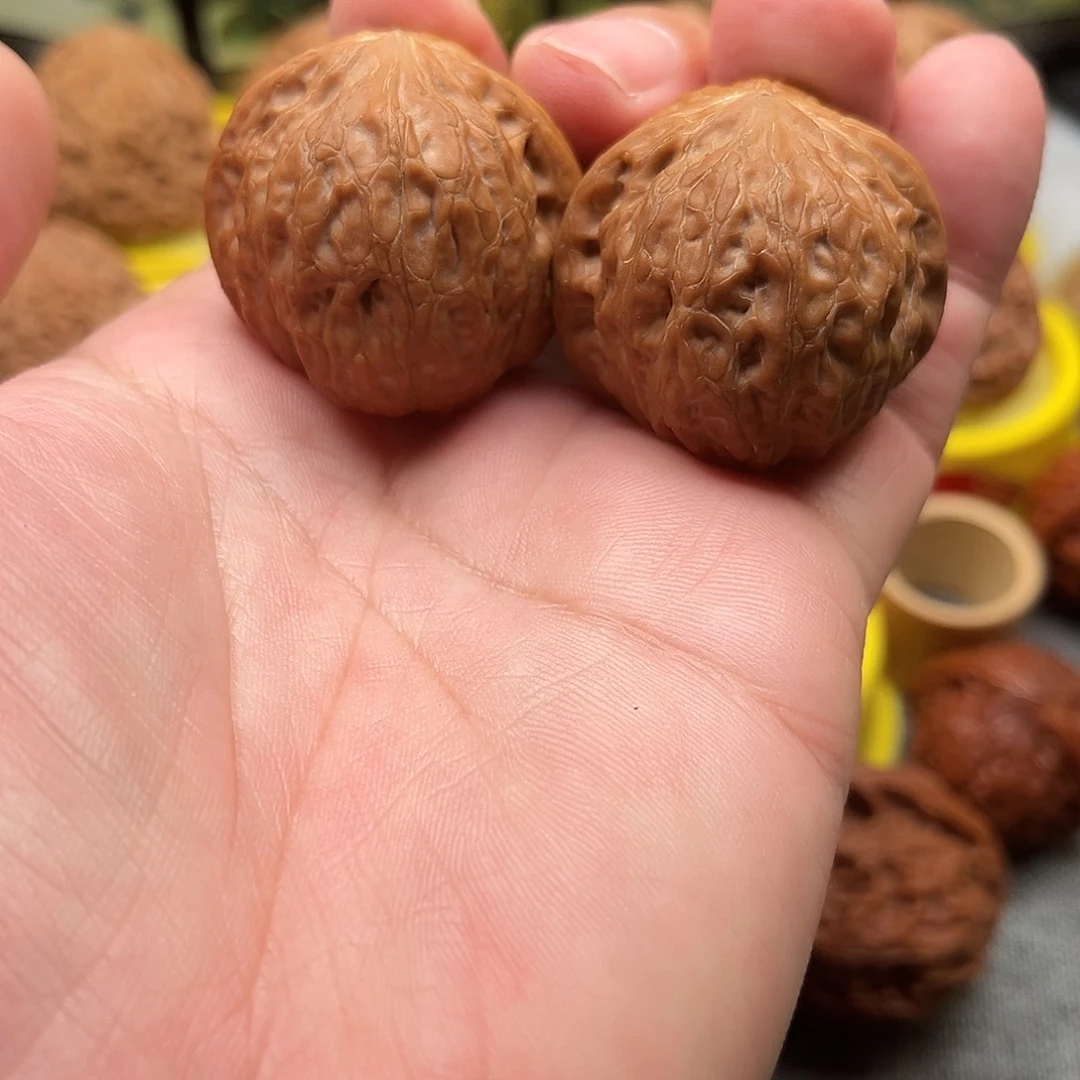 猴头核桃吊坠铁锤