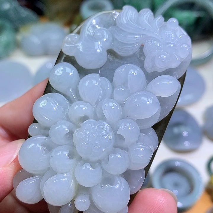 翡翠未镶嵌颈饰吊坠