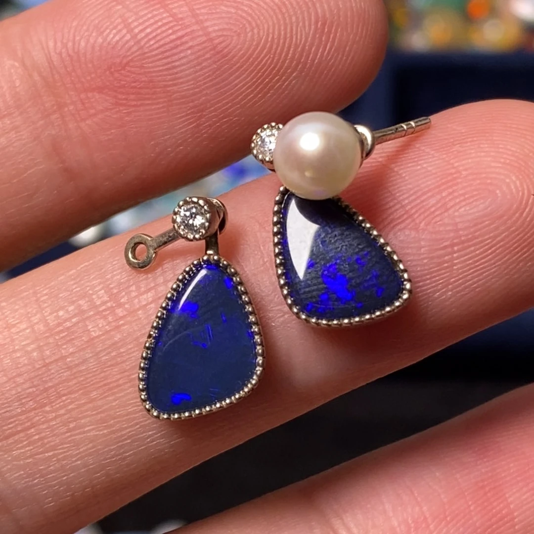 银S925镶嵌欧泊耳钉脸**?