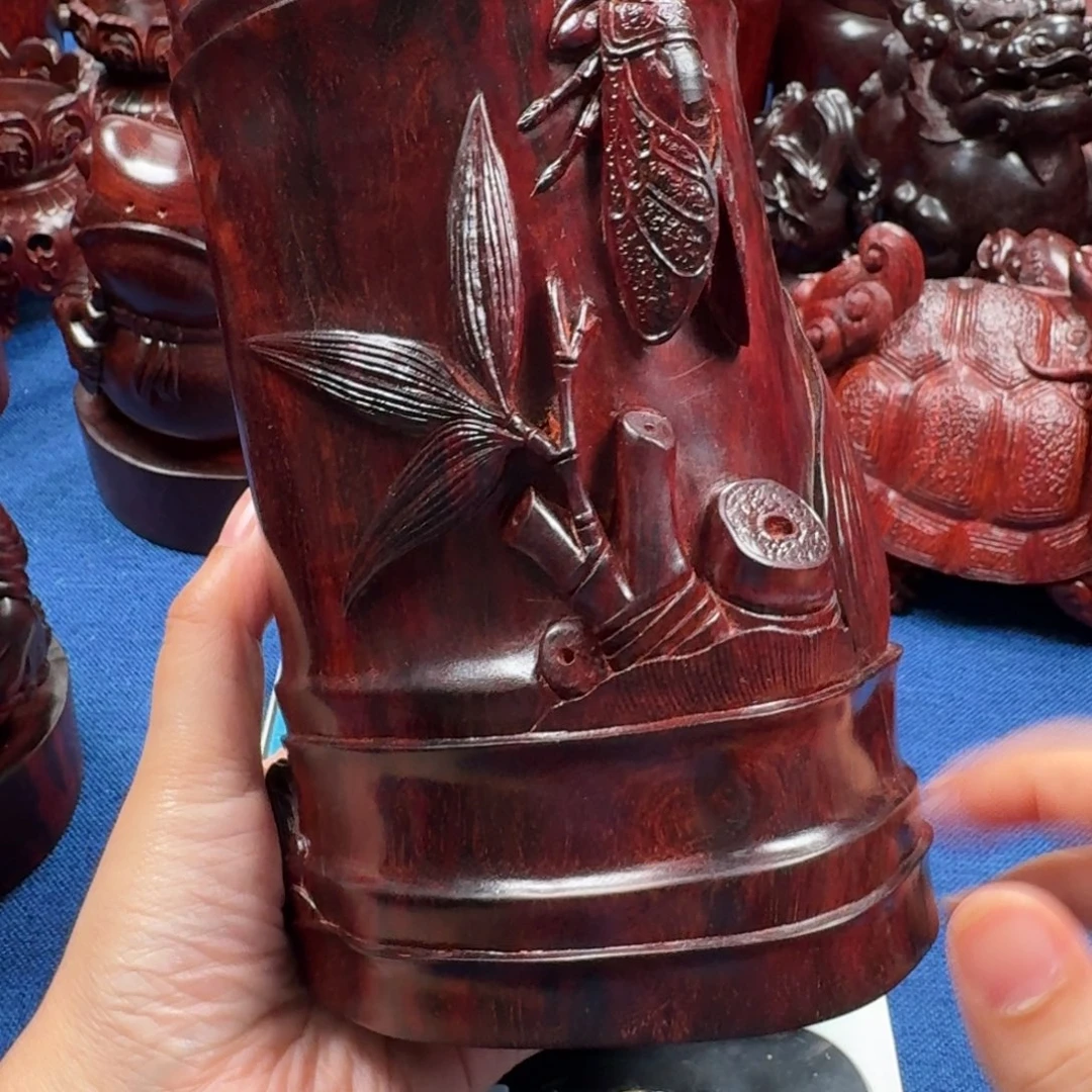 M***y小叶紫檀其他大笔筒