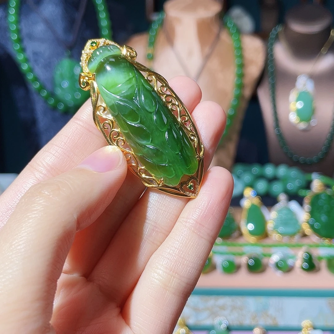 和田玉（碧玉）18K金镶嵌吊坠(不含链)