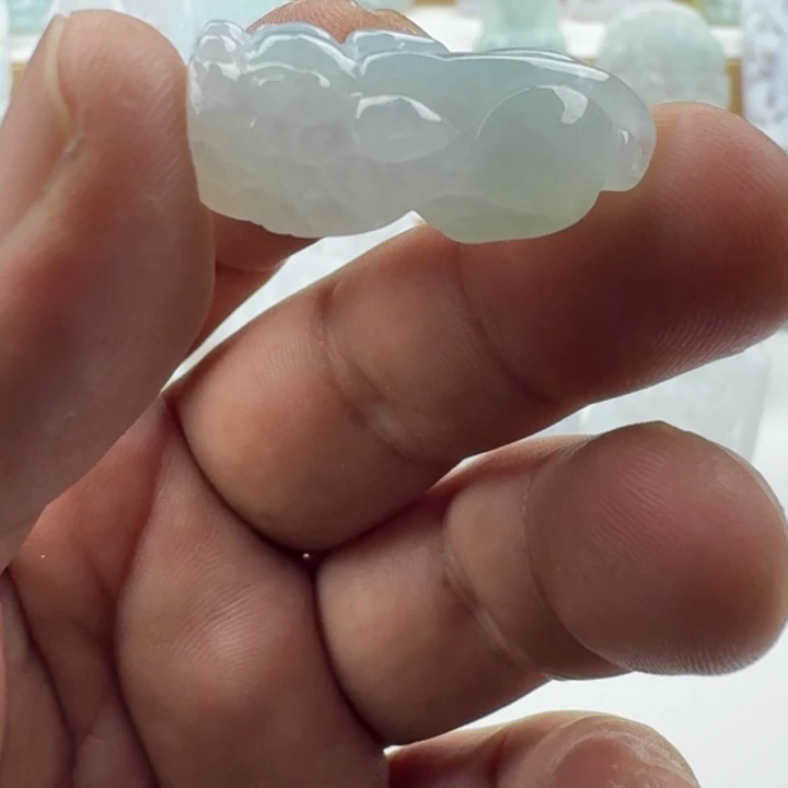 翡翠未镶嵌颈饰天然缅甸A货翡翠