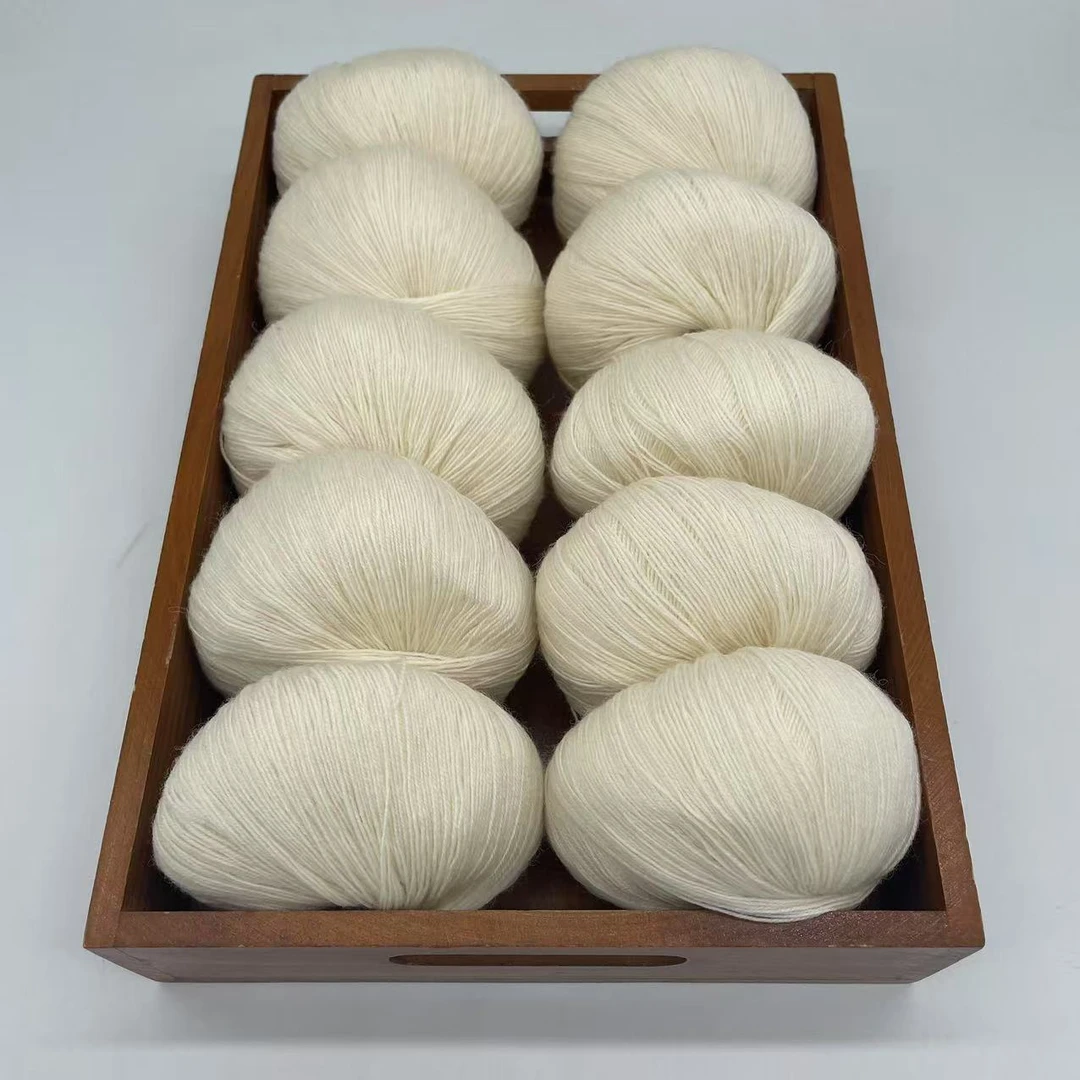 100%羊羔绒 细羊毛线柔软亲肤细线手工机织绒毛丰富送工具手编