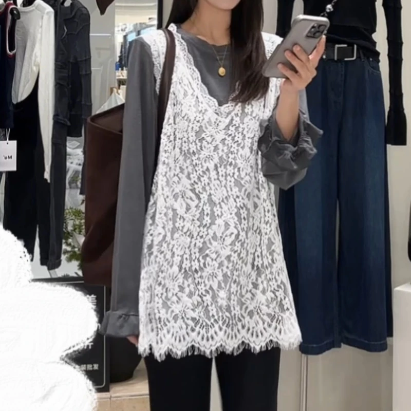 新款时尚百搭韩系蕾丝打底两件套长袖上衣LK2506033