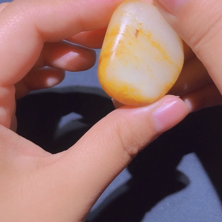 和田玉（糖玉）未镶嵌珠宝奇石