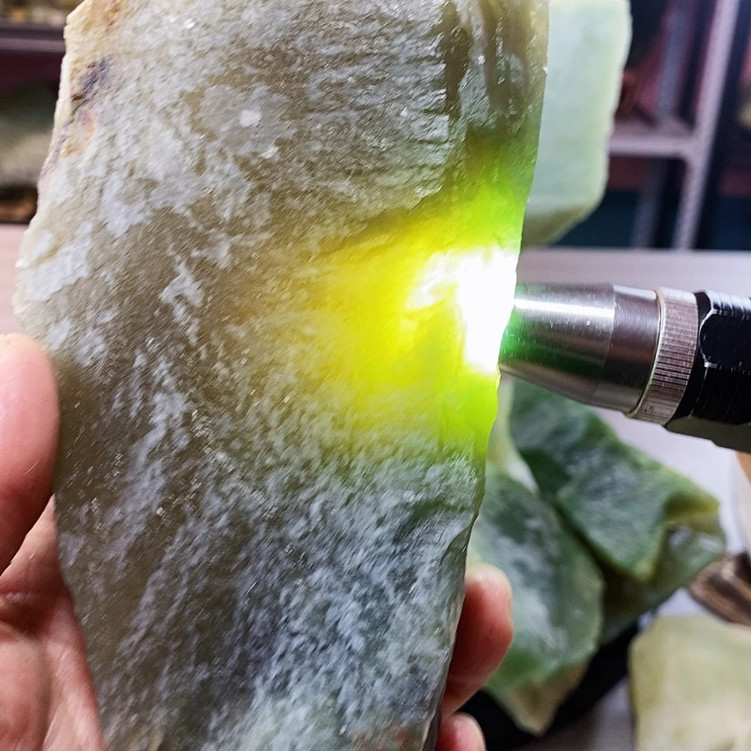 蛇纹石玉未镶嵌岫玉原石蛇纹石玉