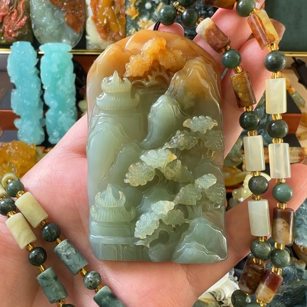 岫玉未镶嵌颈饰山水