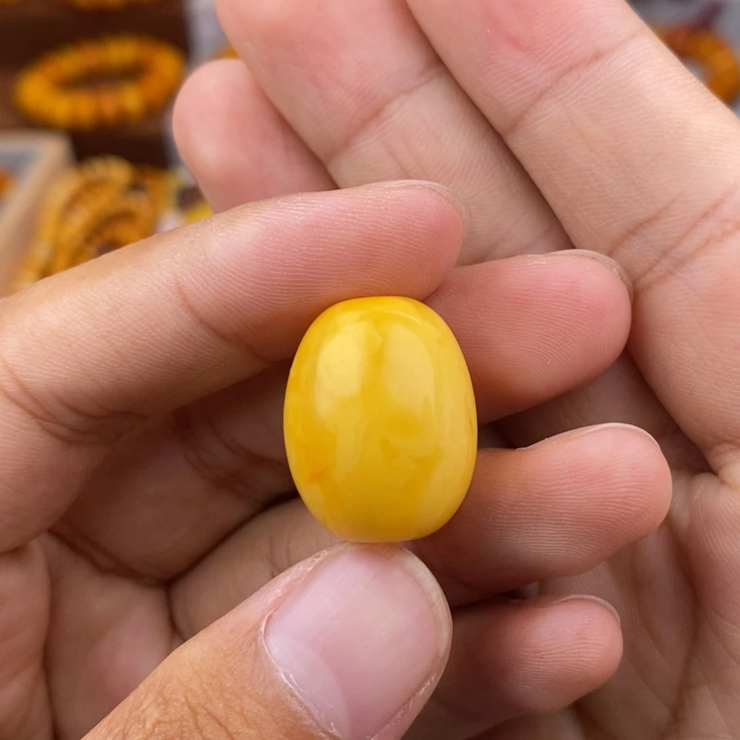 未镶嵌琥珀珠宝奇石