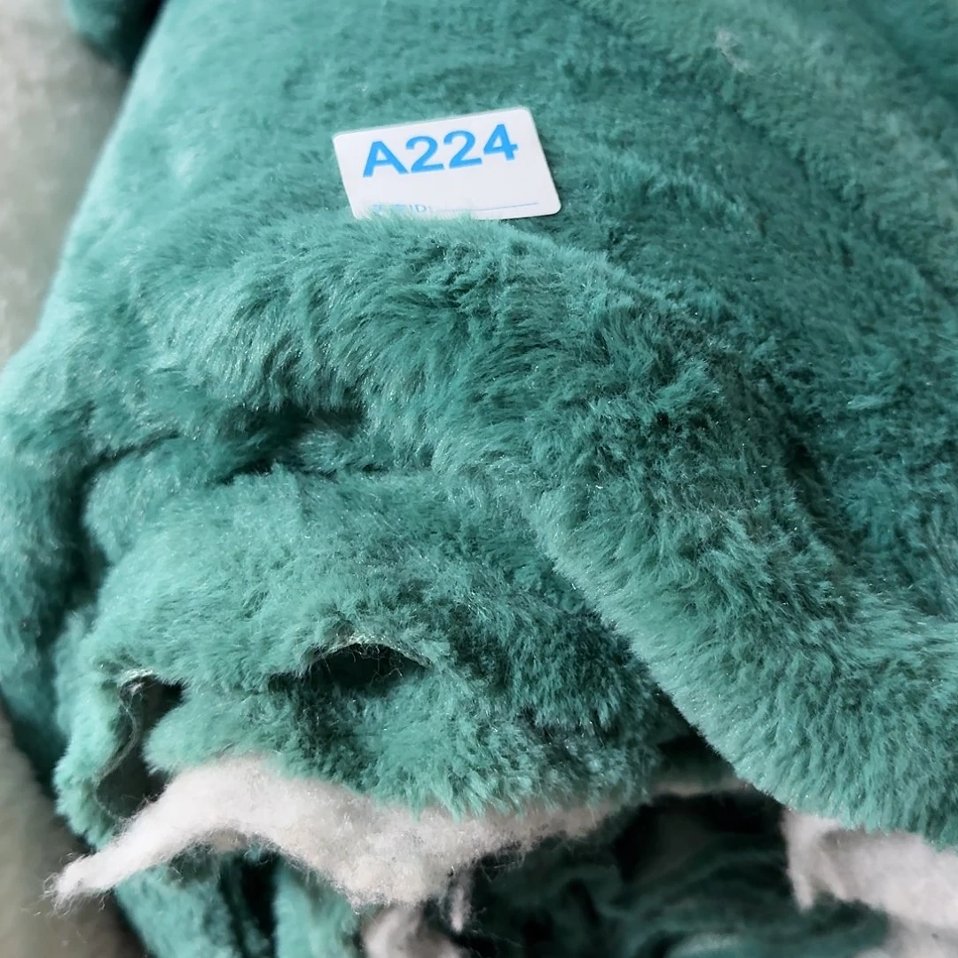 绿色兔毛加棉15元3米224