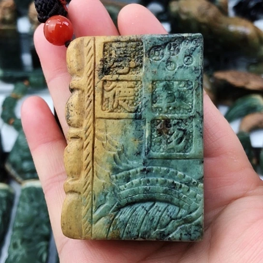 未镶嵌岫岩河磨玉（透闪石质玉）把件