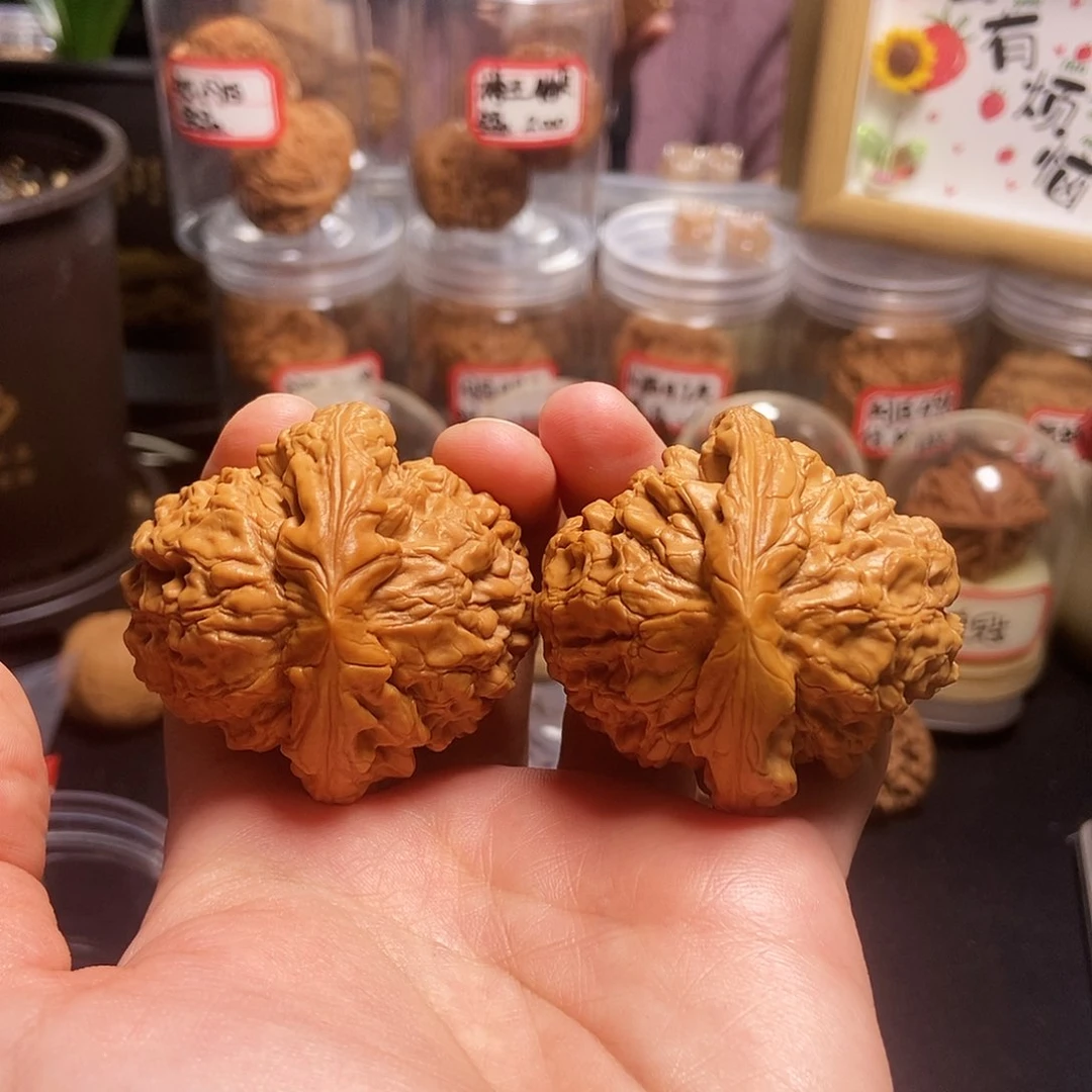 文玩核桃吊坠49龙鼎