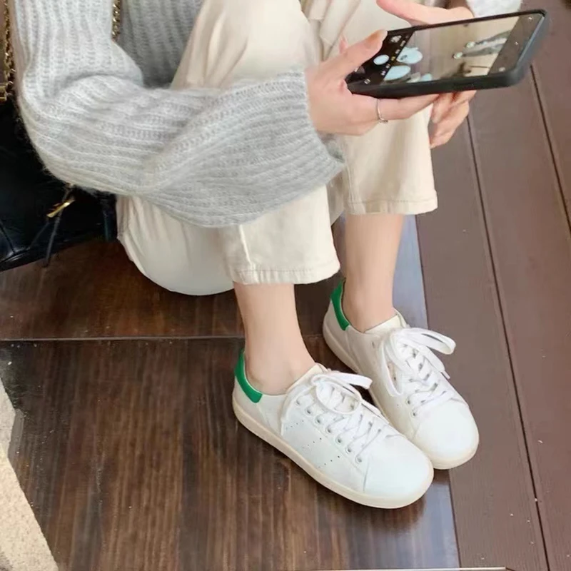 （衣兮时尚板鞋）春季时尚气质小白鞋百搭休闲设计感十足复古小众W