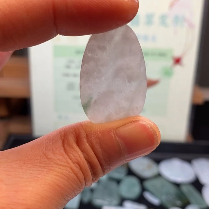 翡翠未镶嵌颈饰缅甸翡翠A货边角