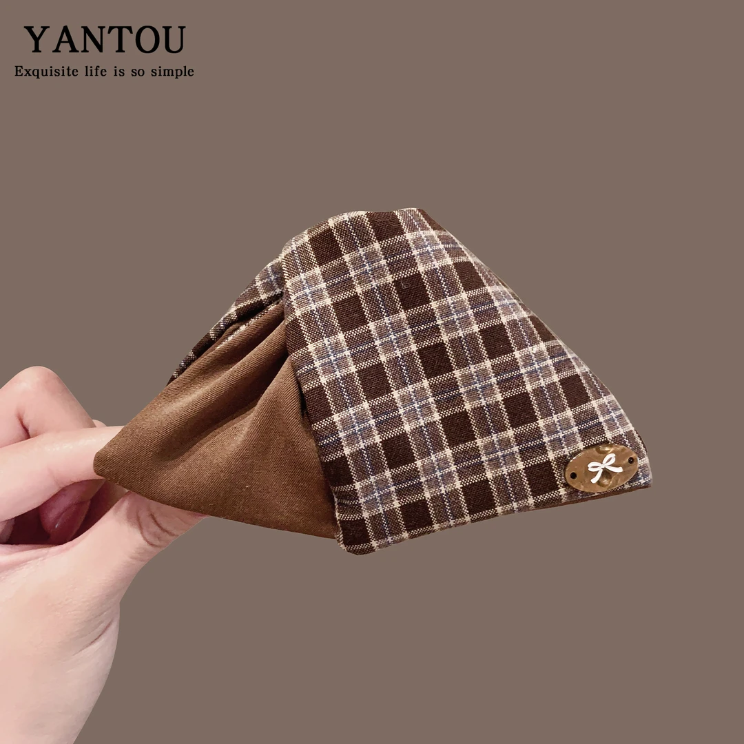 韩国精致显白撞色格纹三角抓夹后脑勺盘发夹子中号布艺鲨鱼夹顶夹