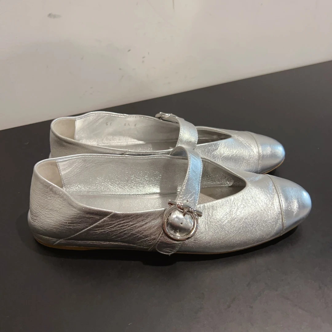 99新 FERRAGAMO/菲拉格慕 平底鞋 尺码37成色看直播 GSS28457