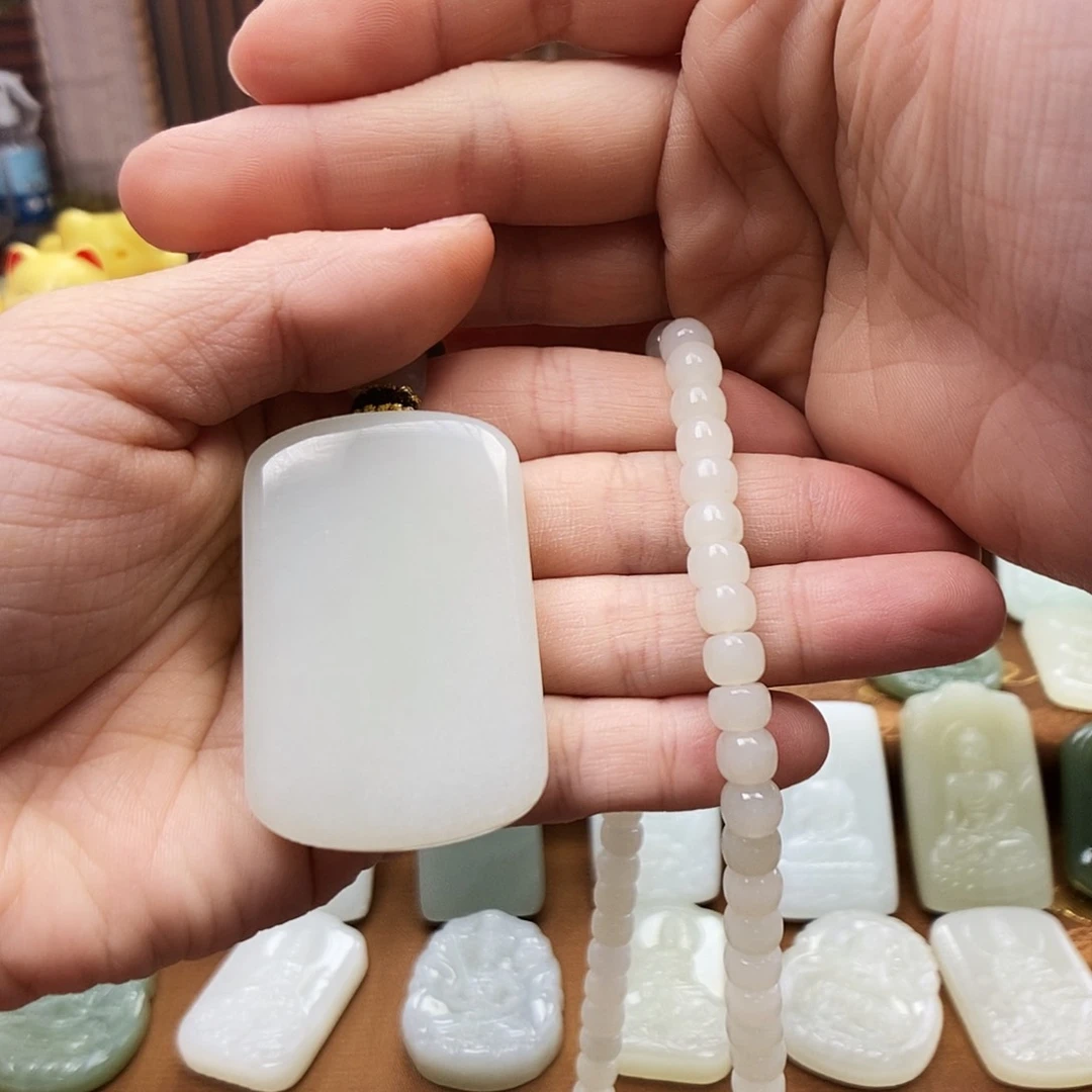 颈饰未镶嵌和田玉紫*薇