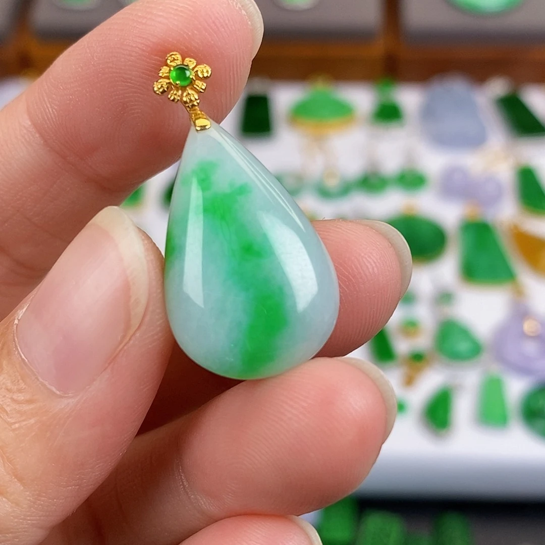 吊坠(不含链)18K金镶嵌翡翠