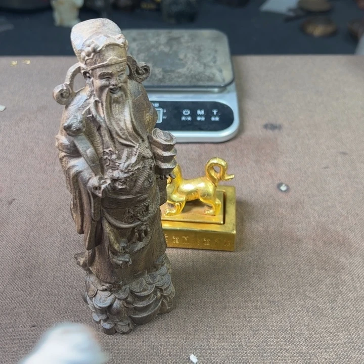 精品摆件工艺品等