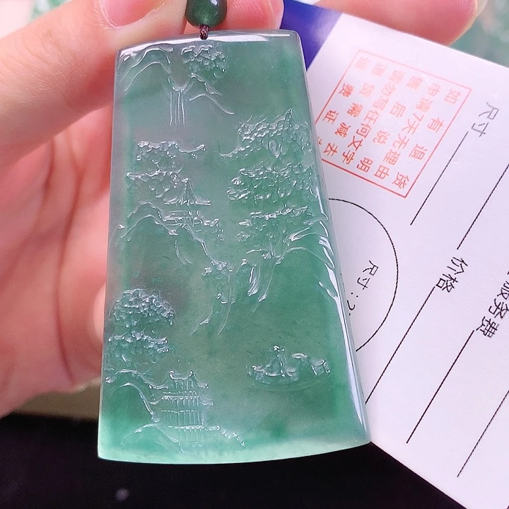 翡翠颈饰未镶嵌翡翠