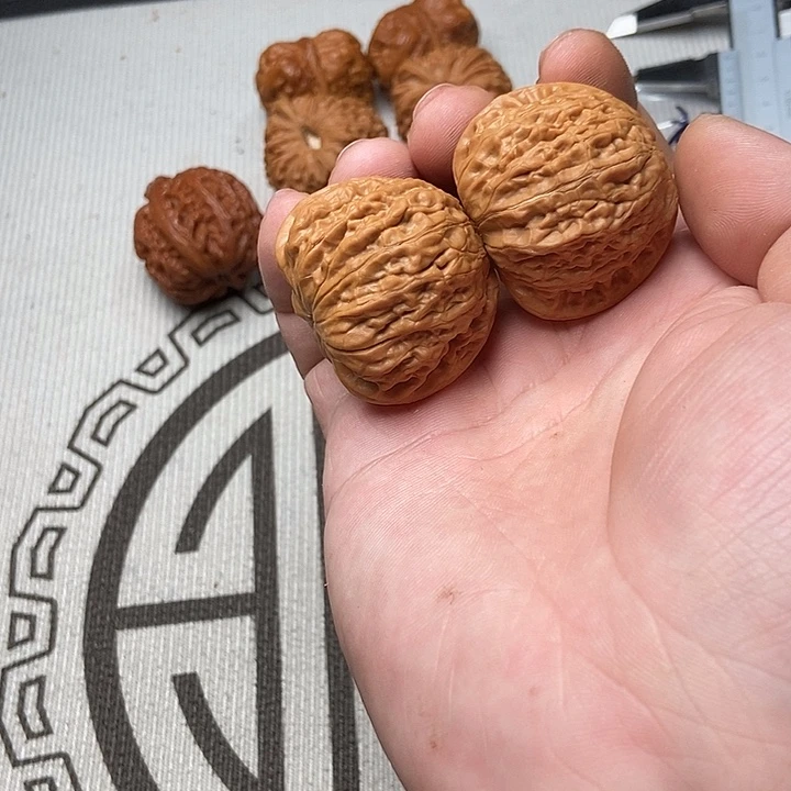 叮***啷核桃和核桃是很甜但是