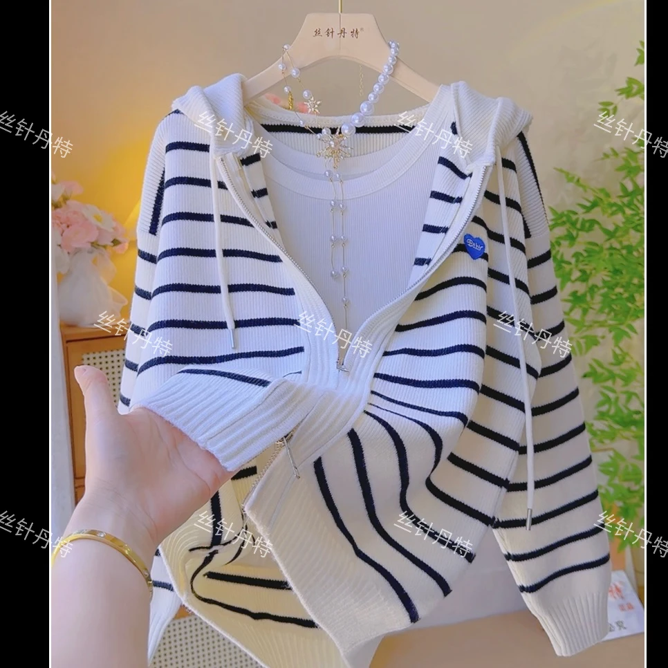 761条纹拉链连帽毛衣厚外套针织衫女上衣软糯慵懒风2025秋冬新款