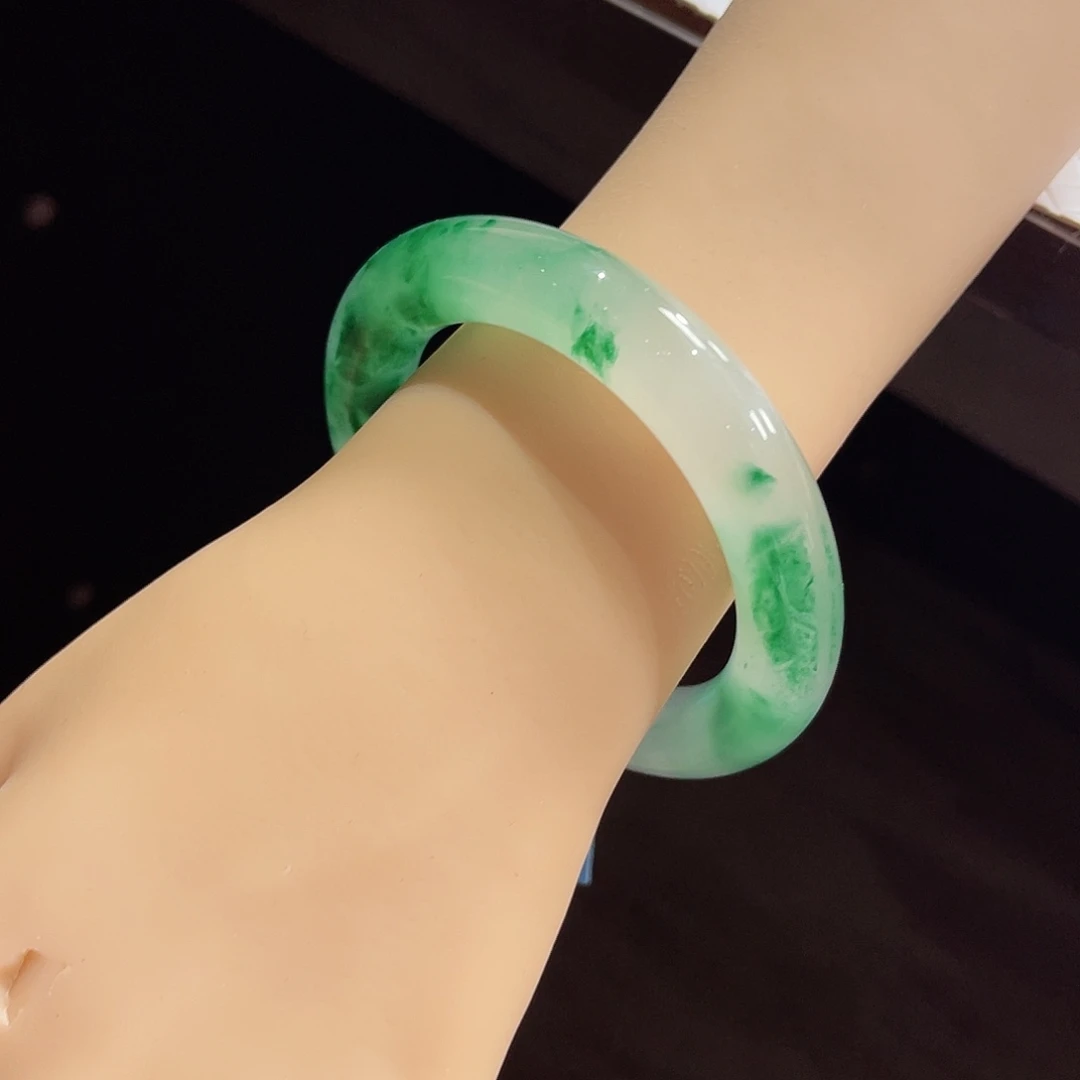 石英质玉未镶嵌手镯