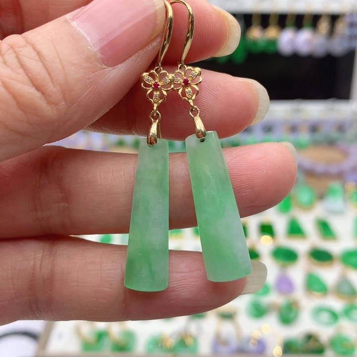 翡翠18K金镶嵌耳饰