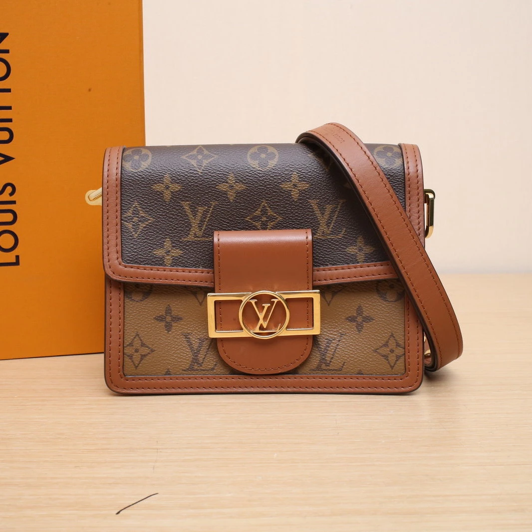95新 LouisVuitton/路易威登 【攀攀】达芙妮MiniPVC芯片 704556